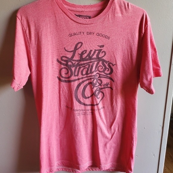 Red Levi's Logo Casual T-Shirt - Picture 12 of 12